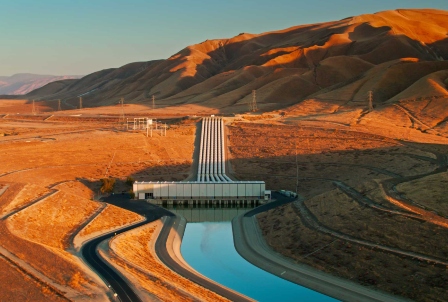 California Aqueduct and water-conveyance infrastructure (featured version)