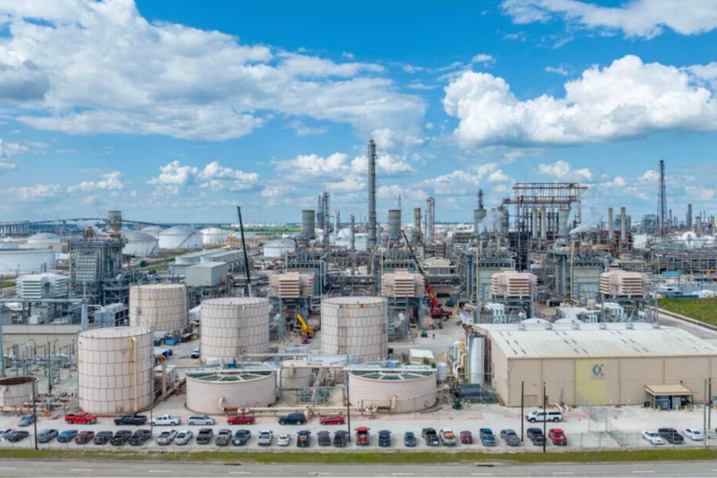 Refinery and petrochemical process equipment in [confirmed Houston-area location]