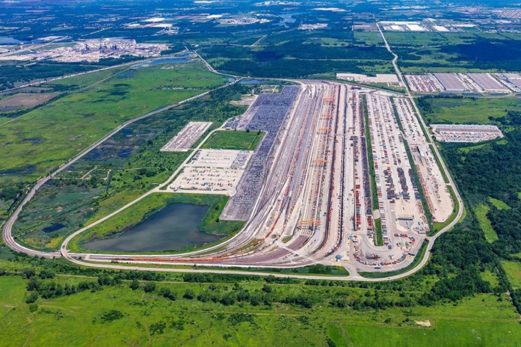 Rail and intermodal freight infrastructure in [confirmed Illinois location]